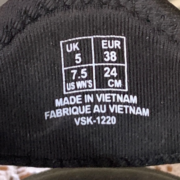 Women’s puma sandals size 7 1/2 - Picture 5 of 5